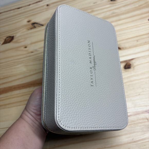 Taylor Madison Designs Travel Jewelry Organizer Makeup Bag Tan Leather - Picture 7 of 10